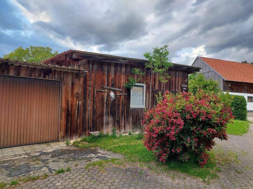Thumbnail-Sanierungsbedürftiges - Denkmalgeschütztes - Einfamilienhaus in ländlicher Idylle!