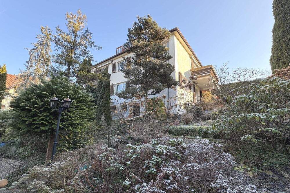 Thumbnail-2-Familienhaus mit Terrasse, Garten und Stellplätzen