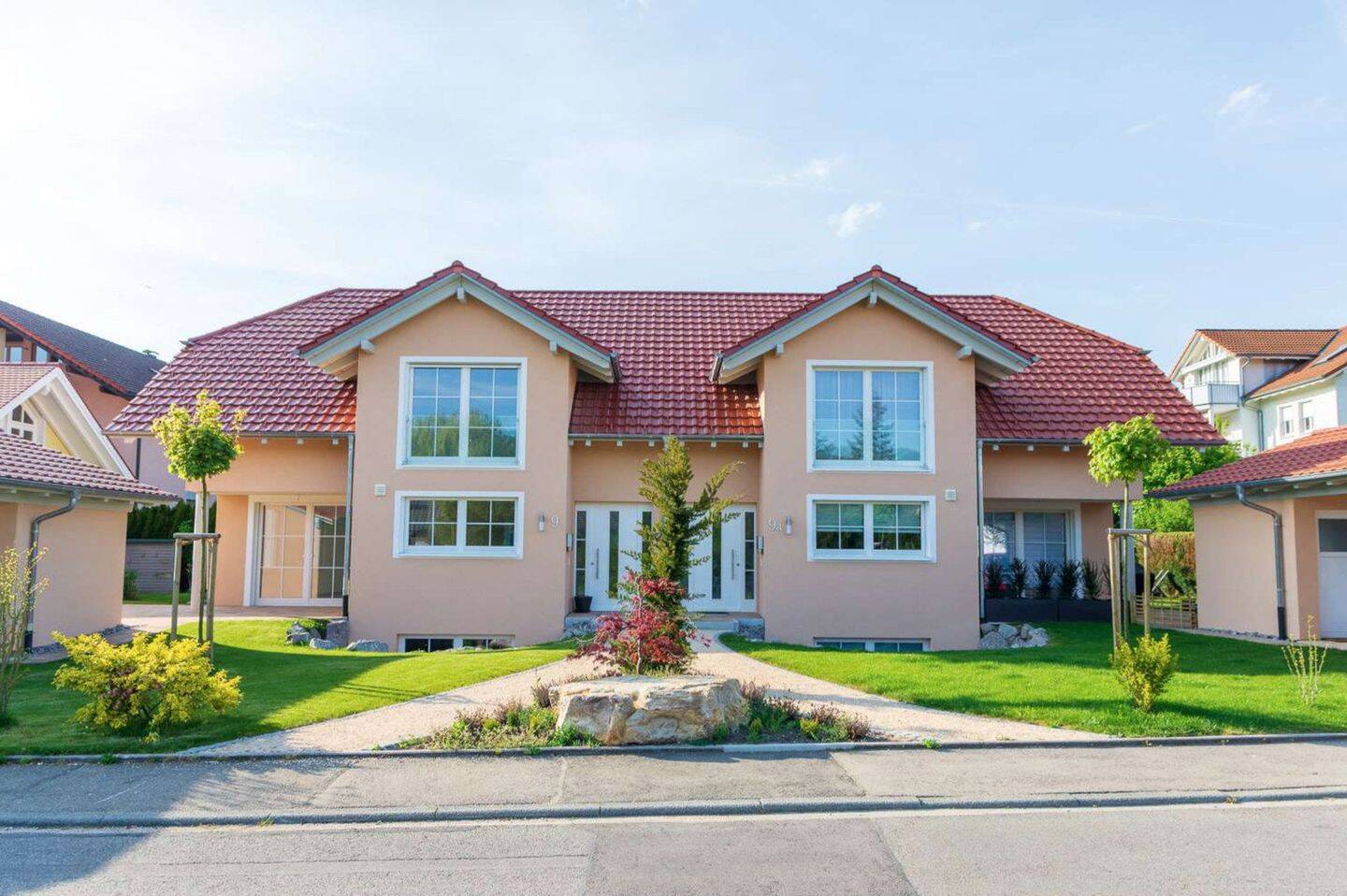 Thumbnail-Luxuriöse, neuwertige Doppelhaushälfte im modernen Landhausstil