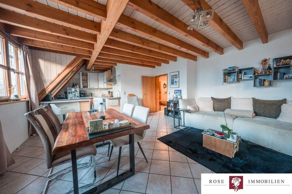 Thumbnail-Großzügige Etagenwohnung mit großem Wohn- und Essbereich sowie einem Außenstellplatz in Leutenbach-Heidenhof