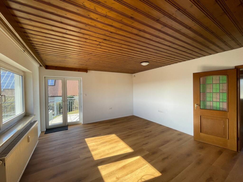 Thumbnail-Natur pur! Schöne 2-Zimmer-Balkon-Wohnung mit Einbauküche & Garagenstellplatz in Sollenberg