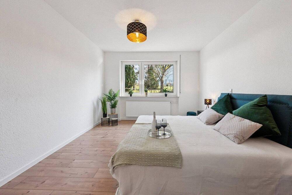 Thumbnail-PROVISIONSFREI - Sanierte & bezugsfreie 4-Zimmerwohnung zu verkaufen