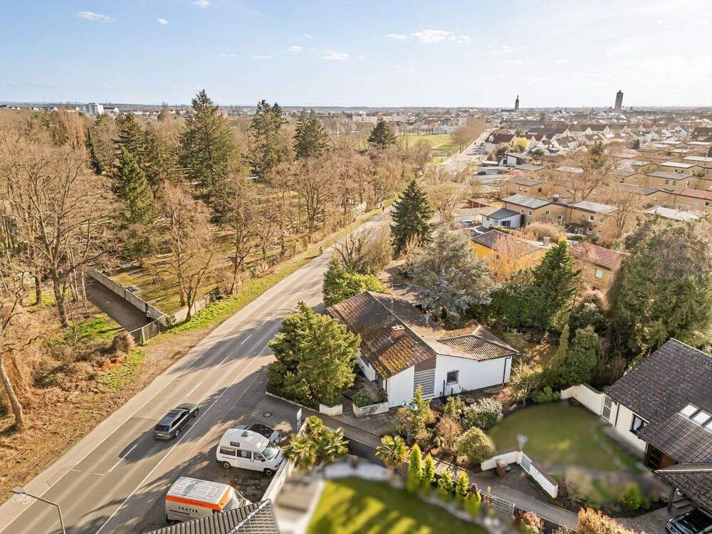 Thumbnail-***Freistehender Bungalow mit großem Südwest-Garten*** Wohnen auf einer Ebene***