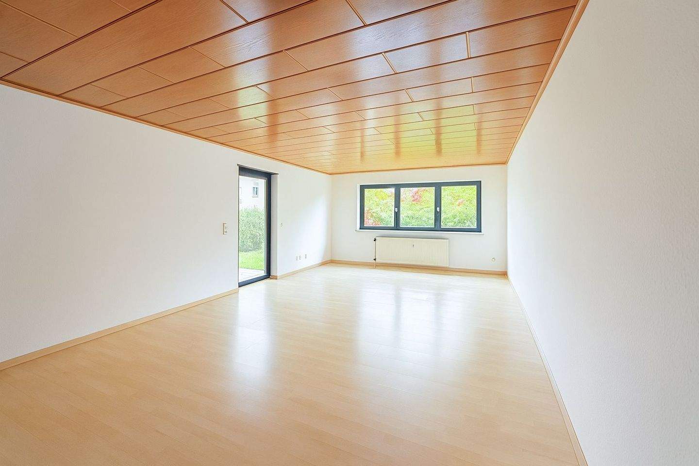 Thumbnail-*Grün. Zentral. Zuhause. - 2 Zimmer Gartenwohnung in München-Hadern*