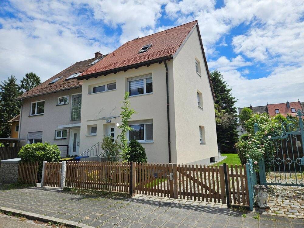 Thumbnail-Sehr gepflegte und renovierte Doppelhaushälfte in 90411 NürnbergZiegelstein