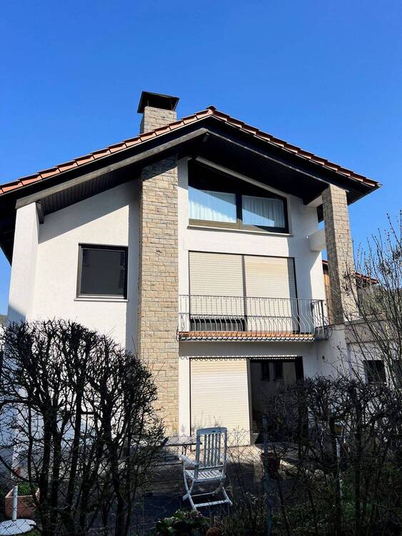 Thumbnail-Einfamilienhaus mit Einliegerwohnung und 2 Garagen