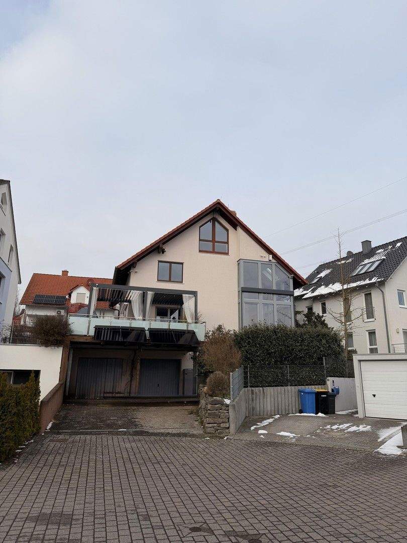 Thumbnail-Einfamilienhaus mit 8 Zimmern und Doppelgarage Stellplätze in Idstein