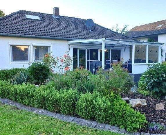 Thumbnail-Bungalow 120m² Wohnfläche, 54 m² Nutzfläche, wunderschöner, großen Garten!!! Doppelgarage! Dach teilweise ausbaufähig!