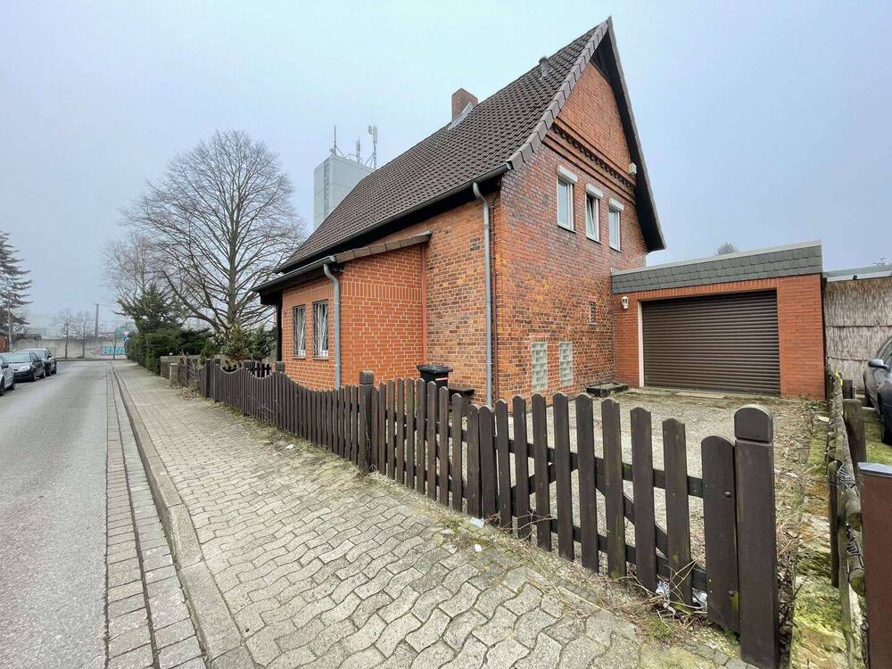 Thumbnail-Leerstehendes Einfamilienhaus mit 1228m² bebaubarem Grundstück!
