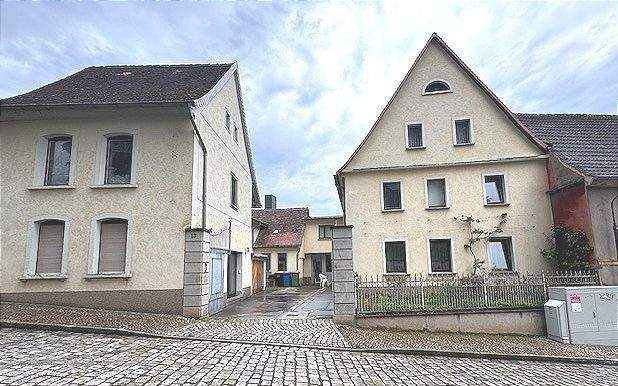 Thumbnail-EFH mit kleiner Autowerkstatt in Bad Bibra