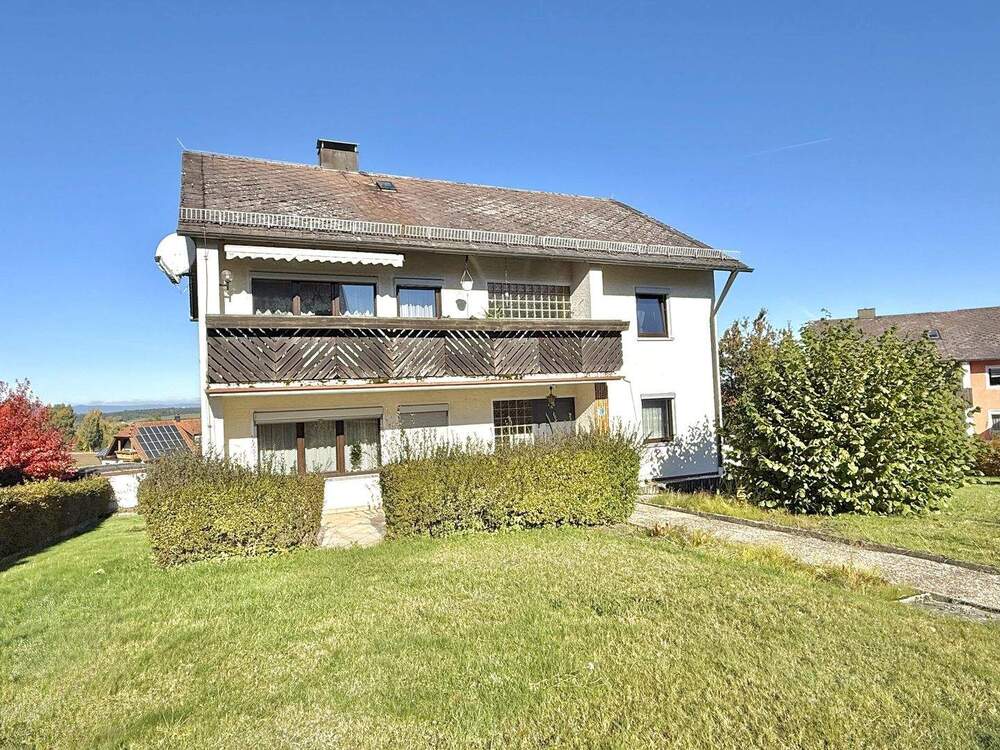 Thumbnail-Geräumiges Wohnhaus mit großem Grundstück