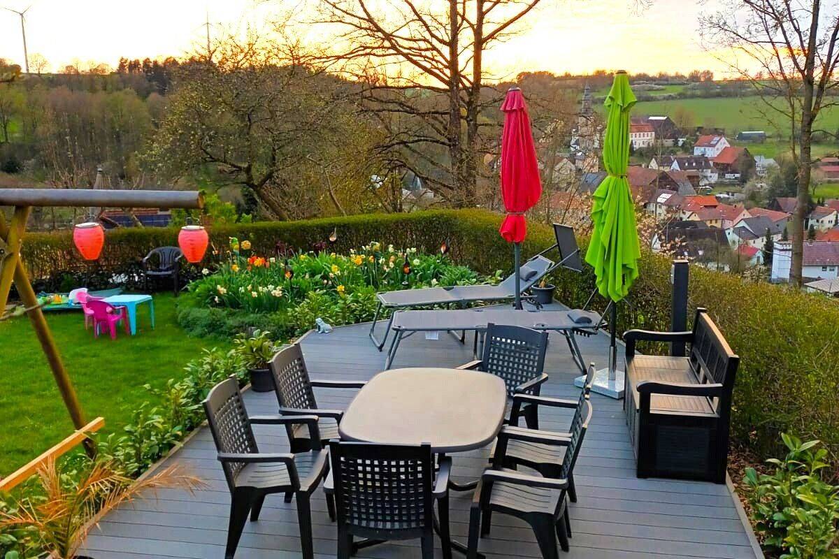 Thumbnail-Wohnen wie im Urlaub - Einfamilienhaus mit Pool, Einliegerwohnung und Fernblick