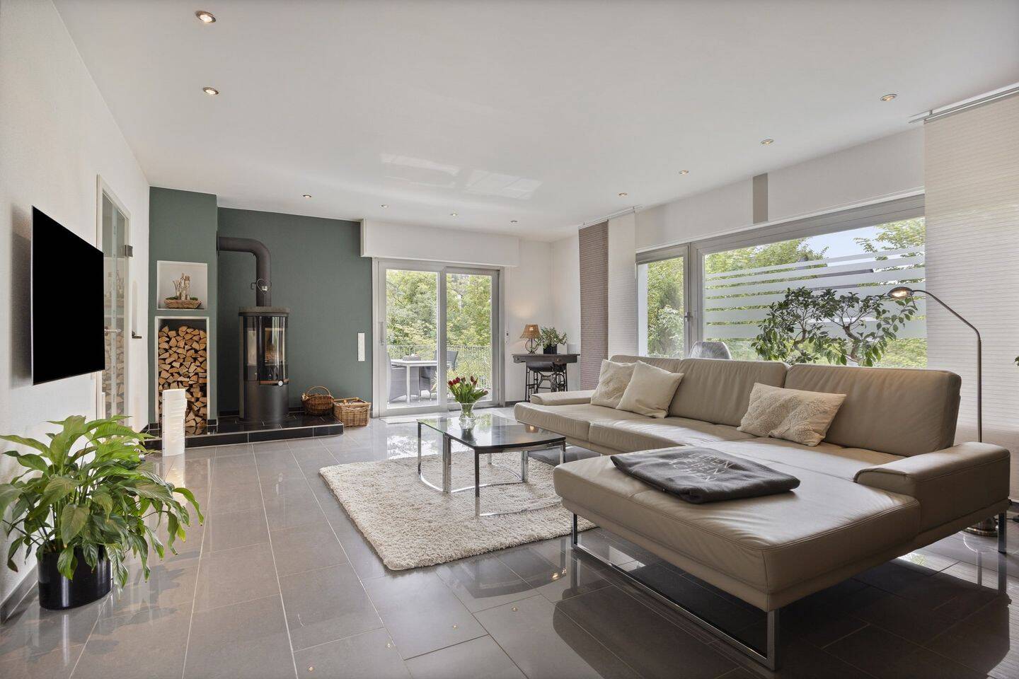 Thumbnail-Eleganz auf einer Ebene - Exklusiver Bungalow mit Wohlfühlatmosphäre und Einliegerwohnung
