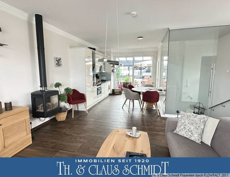 offene Wohnküche mit vorgelagter Dachterrasse