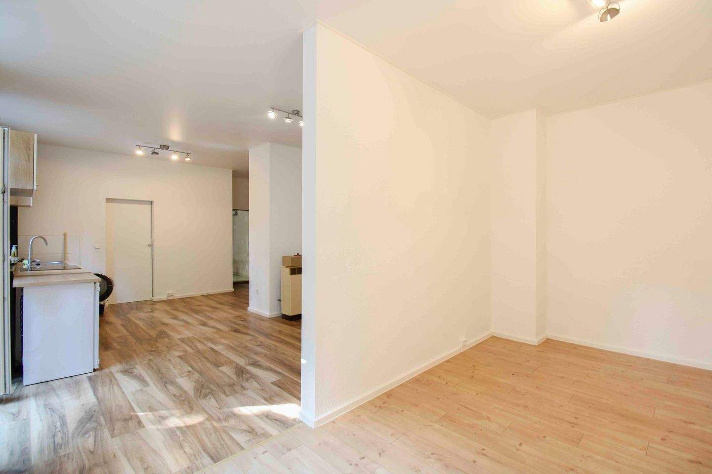 Thumbnail-Historik trifft Moderne - kernsanierte 2-Zimmer-Wohnung frisch vermietet