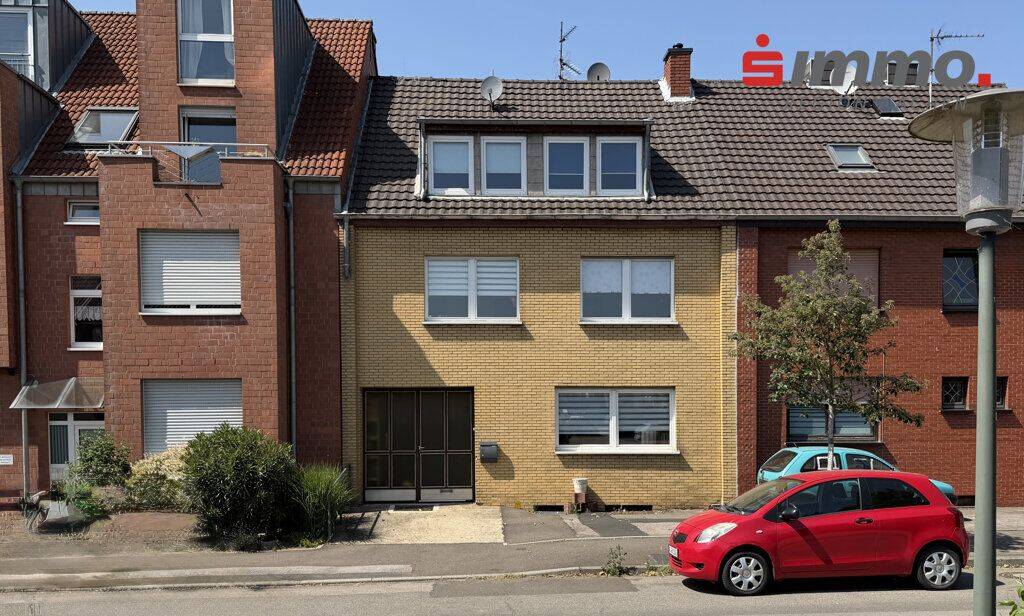 Thumbnail-Sanierungsbedürftiges Einfamilienhaus mit sonnigem Grundstück in ruhiger Lage