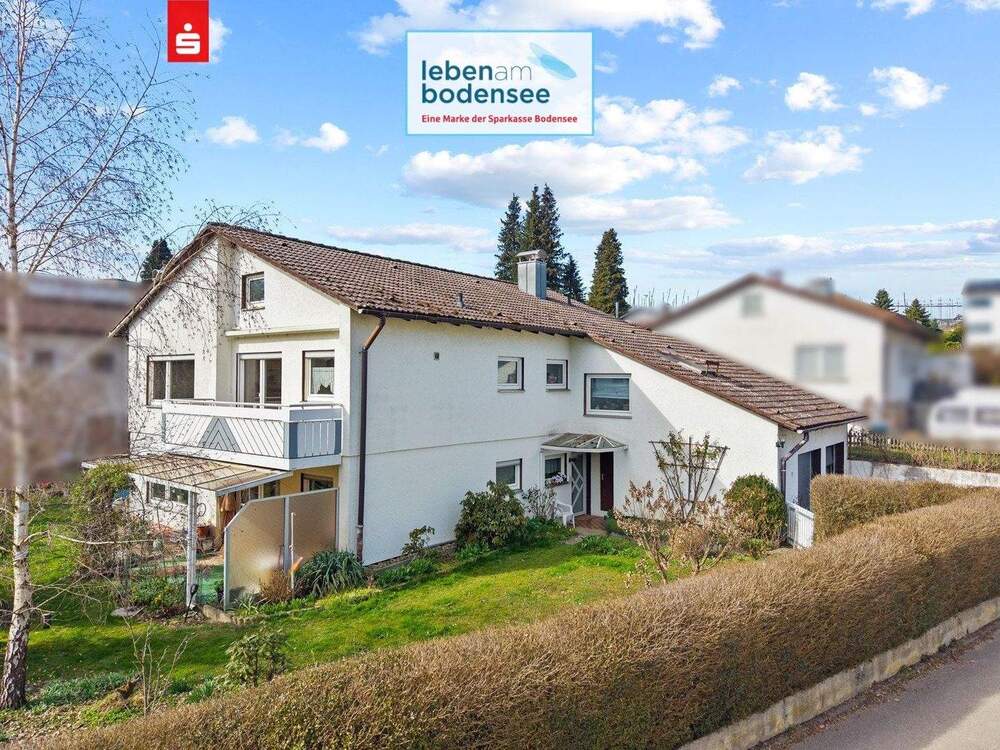 Thumbnail-Einfamilienhaus mit Einliegerwohnung, Balkon, Garten und 2 Garagen auf großem Grundstück