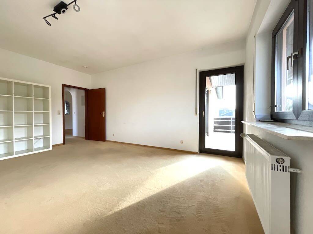 Thumbnail-Lichtdurchflutete 3-4 Zimmer mit tollem Ausblick in ruhiger Lage - fast wie das eigene Haus