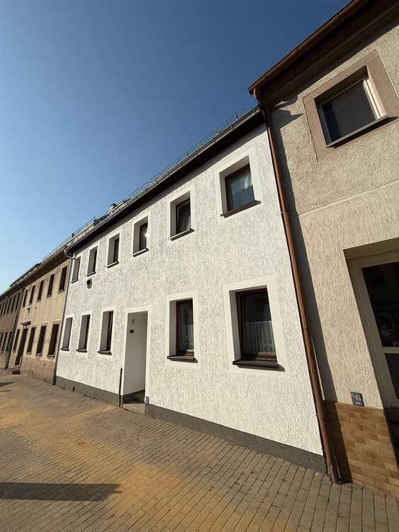 Thumbnail-Großzügiges 8-Zimmer EFH mit kleinem Hinterhof im schönen Mittweida