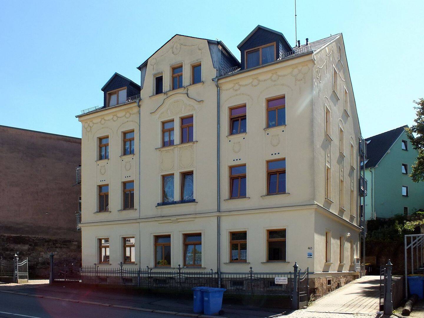 Thumbnail-Leerstehende, helle 2-Raumwohnung mit EBK in Kirchberg! Denkmalschutz!