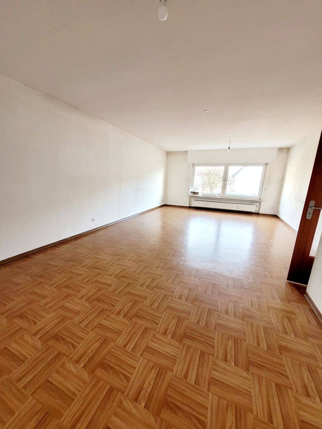 Thumbnail-***Helle 2-ZKB Wohnung in ruhiger Lage von Bassenheim***