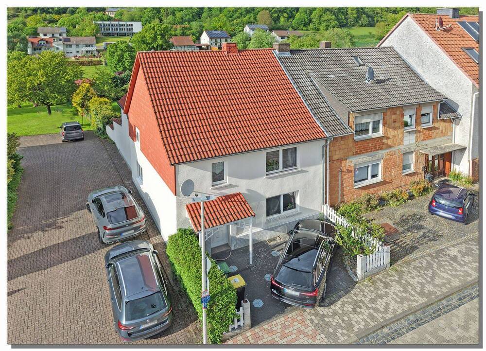 Thumbnail-EFH mit viel Platz, einzugsbereit und schönem Blick auf den Dörnberg