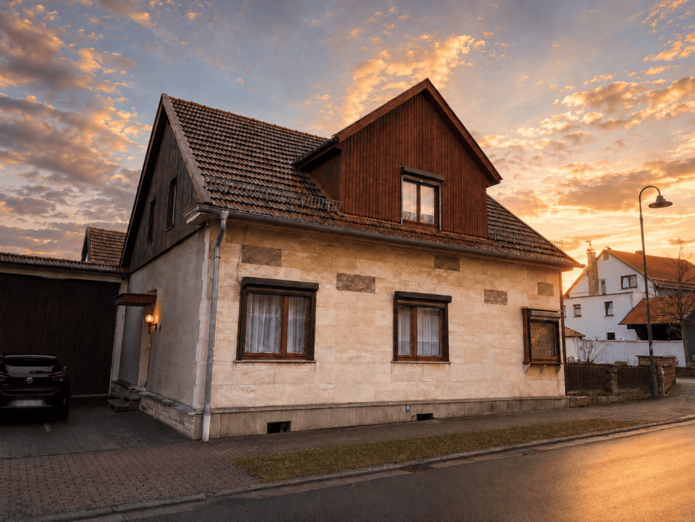 Thumbnail-Zuhause mit Freiraum - Einfamilienhaus inklusive massivem Nebengelass