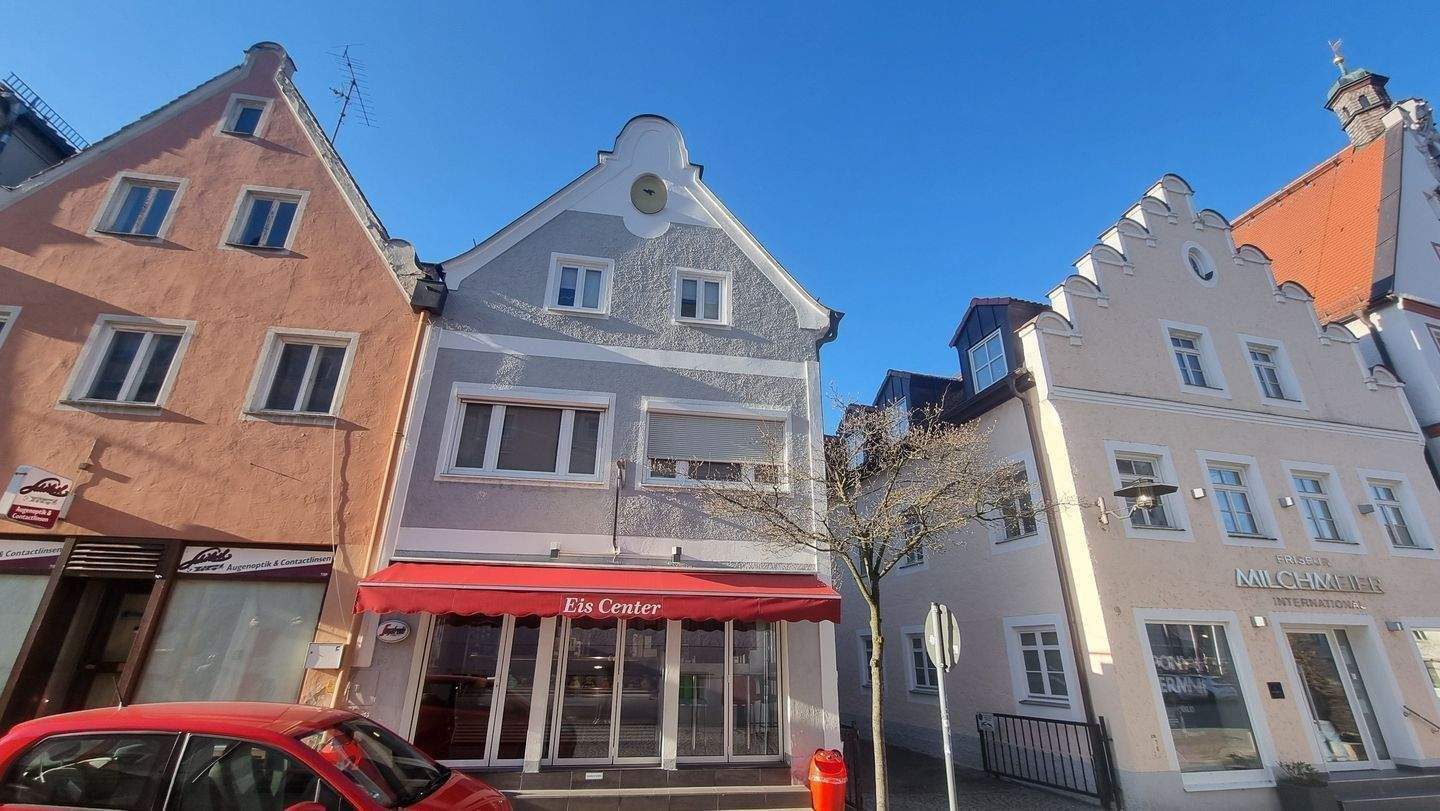 Thumbnail-NEUMANN - Schöne 3ZKB Wohnung in ruhiger Lage!