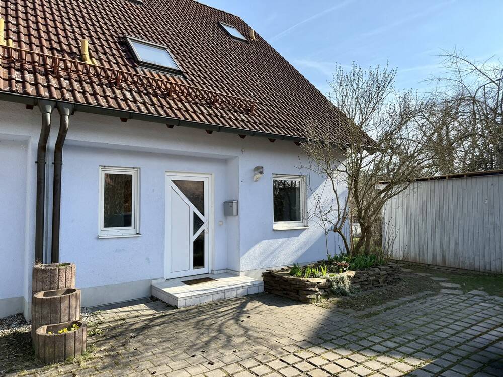 Thumbnail-FAMILIENFREUNDLICH - Doppelhaushälfte mit Garten