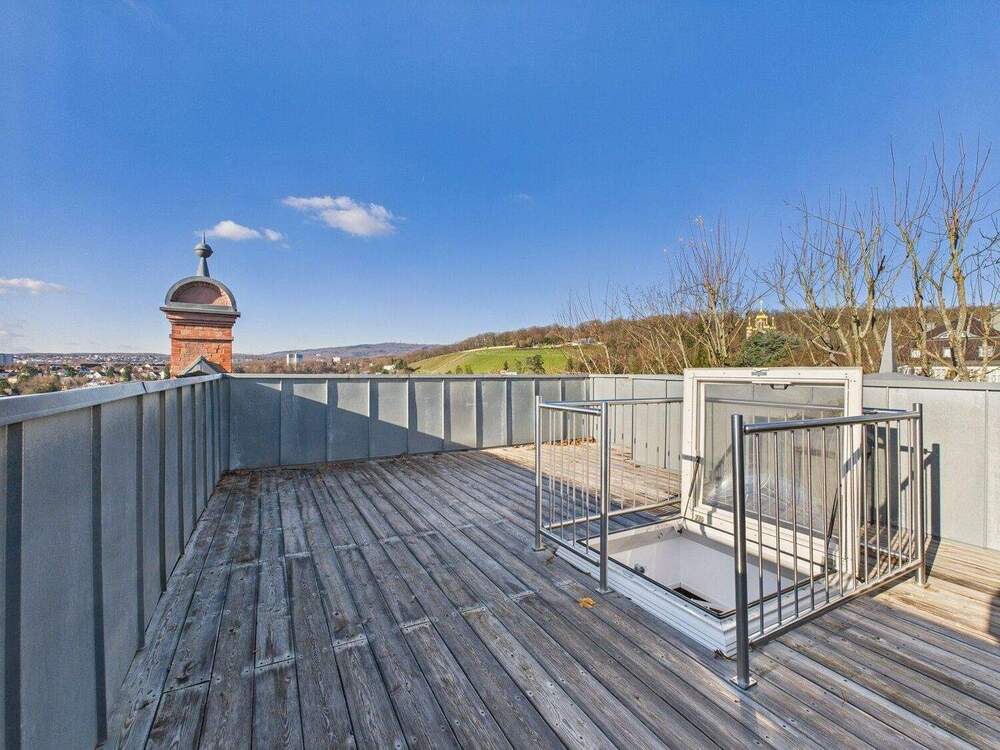 Thumbnail-Ruhig gelegene 3,5-Zimmer-Dachgeschosswohnung mit grandioser Dachterrasse nahe dem Stadtwald