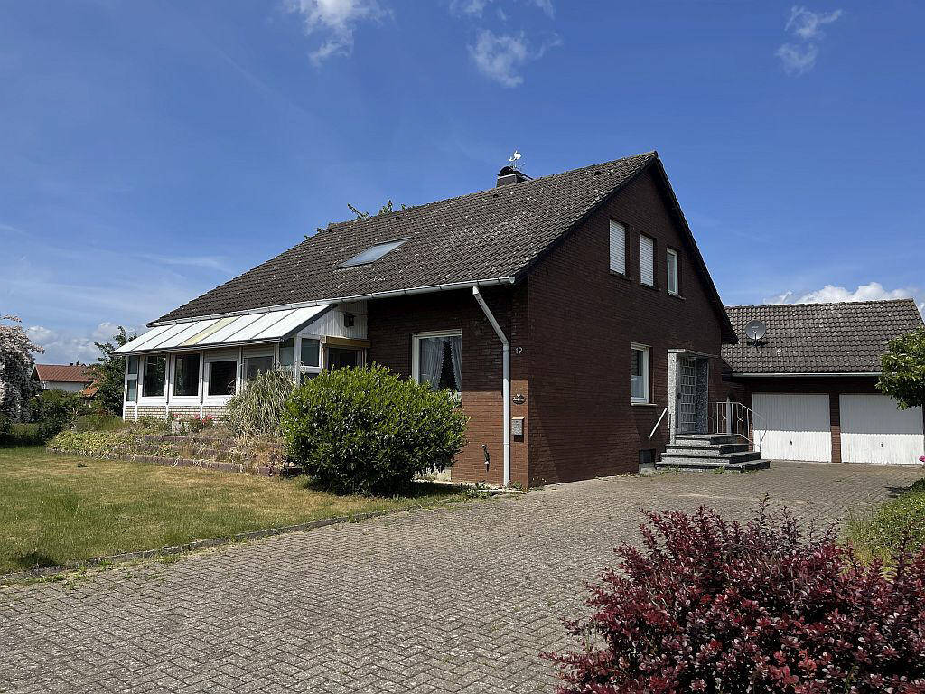 Hausansicht von Straße