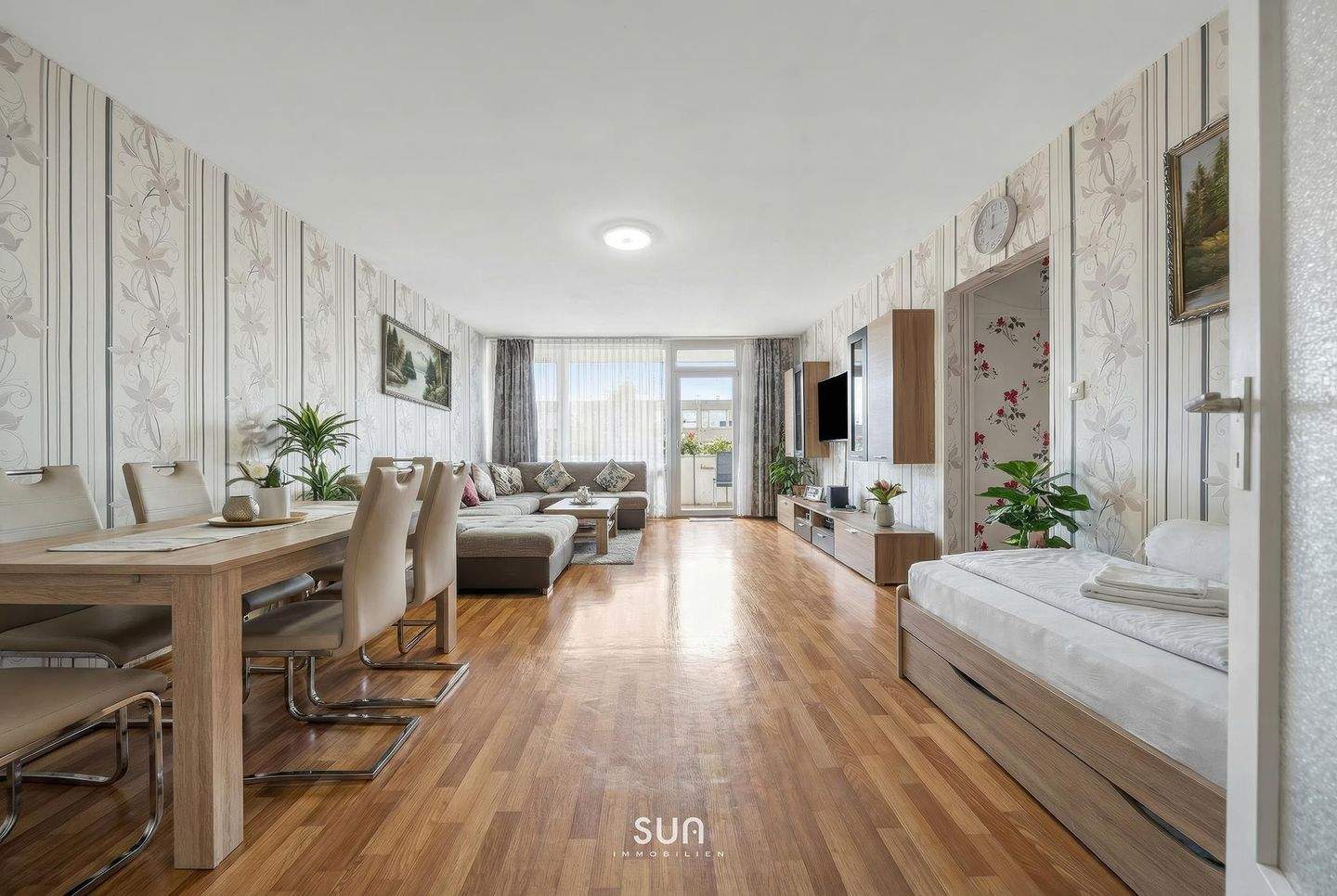 Thumbnail-ZWISCHEN STADTWALD UND MAINUFER - 3-Zimmer-Wohnung mit Ostbalkon