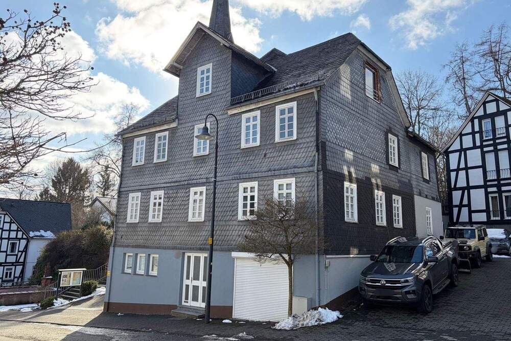 Thumbnail-Fünf Parteien: Vermietetes Mehrfamilienhaus in Bad Berleburg-Stadt!