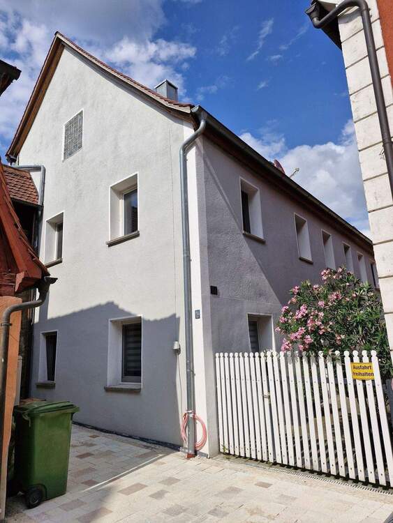 Thumbnail-Wohnhaus (C) an der historischen Stadtmauer mit Garten & Stellplätzen