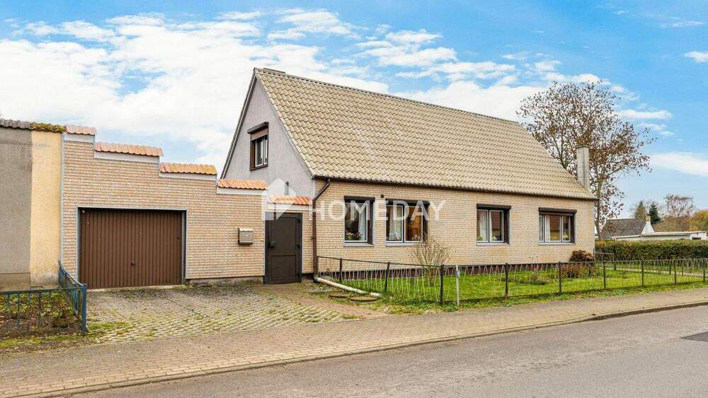 Thumbnail-Viel Raum für Ideen - Haus mit zwei Bädern und großem Wintergarten