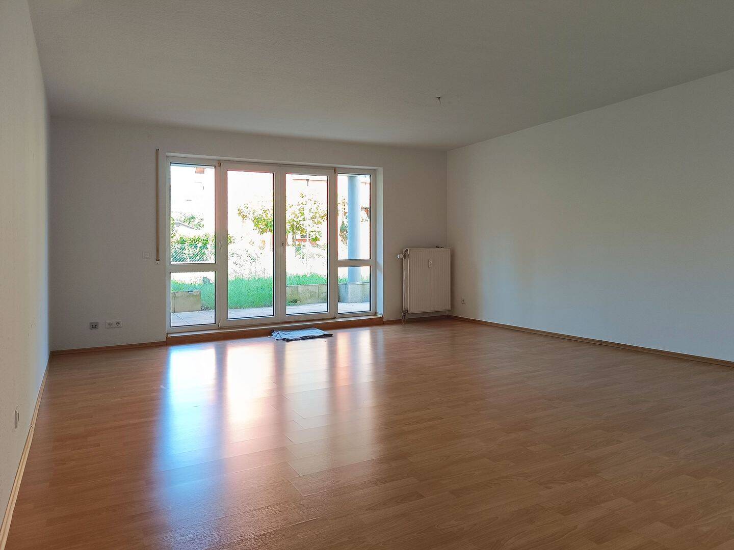 Thumbnail-2-Zimmer-Erdgeschoss-Wohnung mit Terrasse
