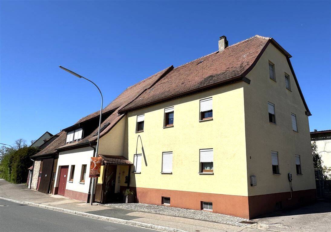 Thumbnail-Zweifamilienhaus mit Scheune, Schuppen Garage und idyllischem Garten