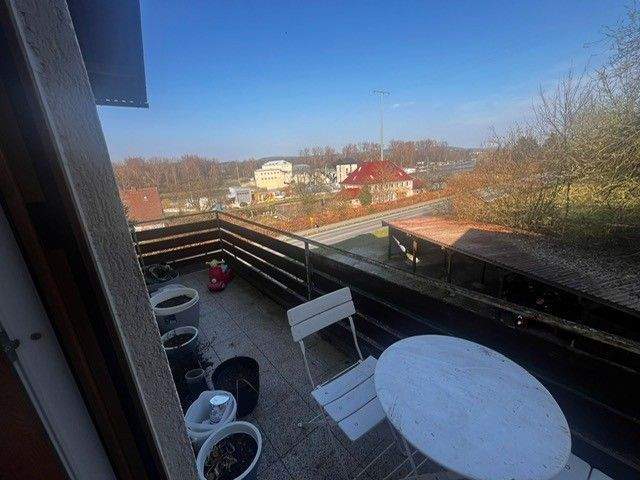 Thumbnail-Geräumige 3-Zimmer-Wohnung mit großem Balkon in Viereth-Trunstadt