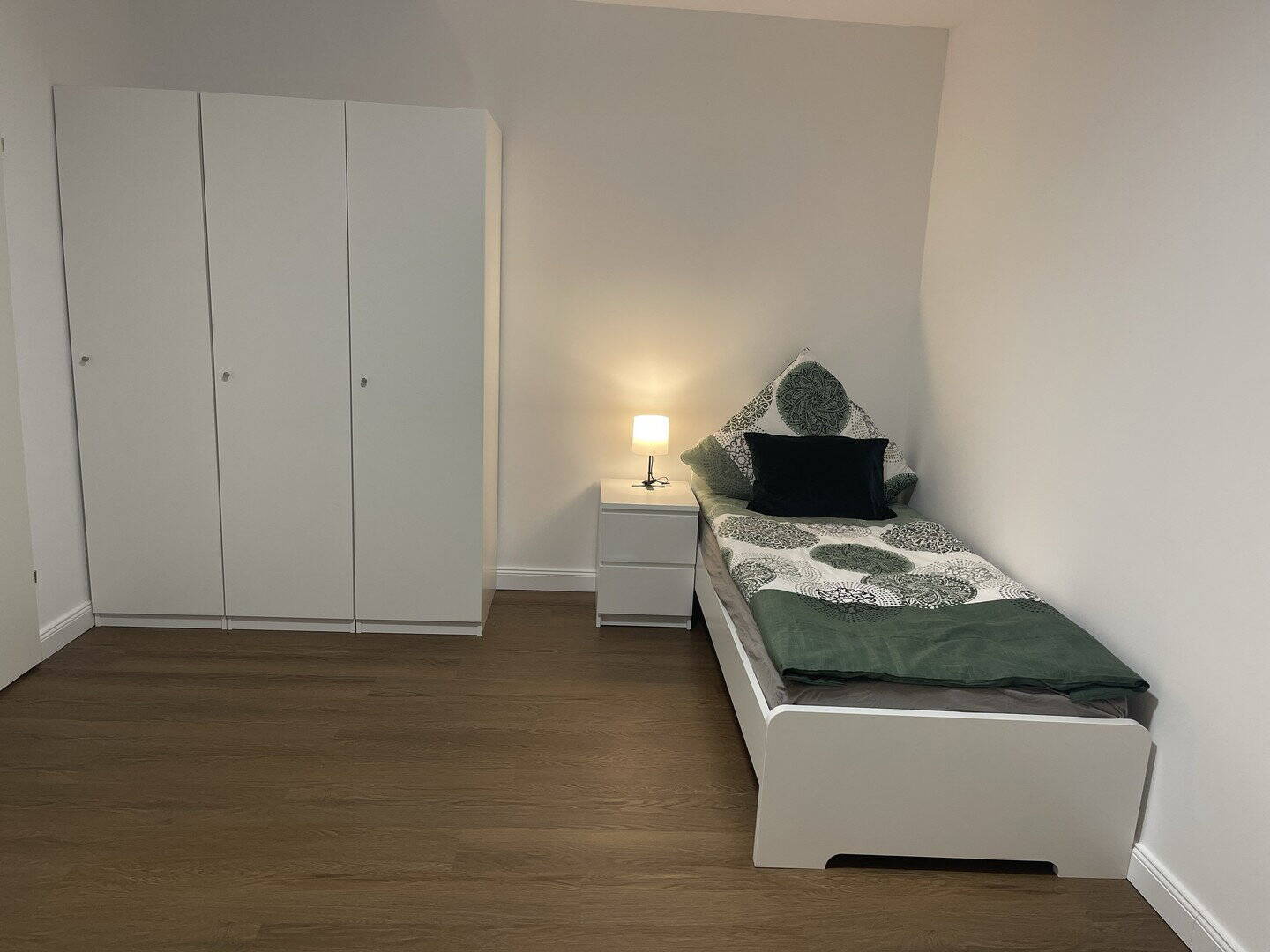 Thumbnail-Große Möblierte 5-Zimmer-Wohnung Zentral Hamburg - ideal für Wohngemeinschaft oder Firmenmietvertrag