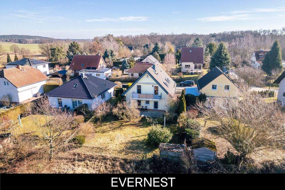 Thumbnail-Comfort, spaciousness, and an unobstructed view of the countryside