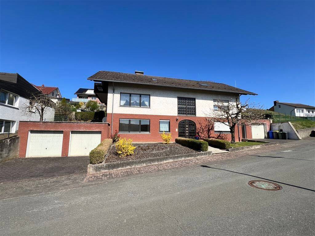 Thumbnail-Beverungen - kleines Mehrfamilienhaus mit großartiger Aussicht