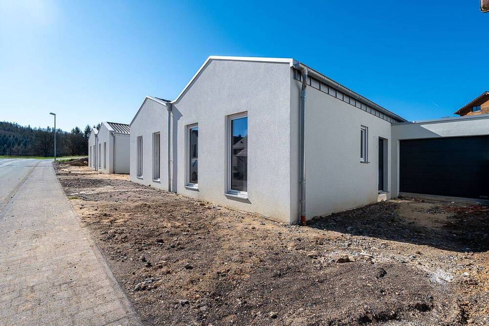 Thumbnail-Kürzlich fertiggestellte Bungalow-Doppelhaushälfte A+ zum Erstbezug in Hellenthal - Garage & Garten