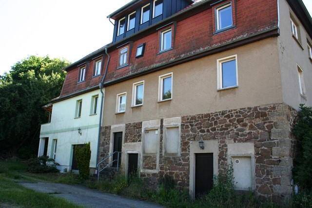 Thumbnail-*Leuben - ruhig gelegenes, großzügiges EFH*