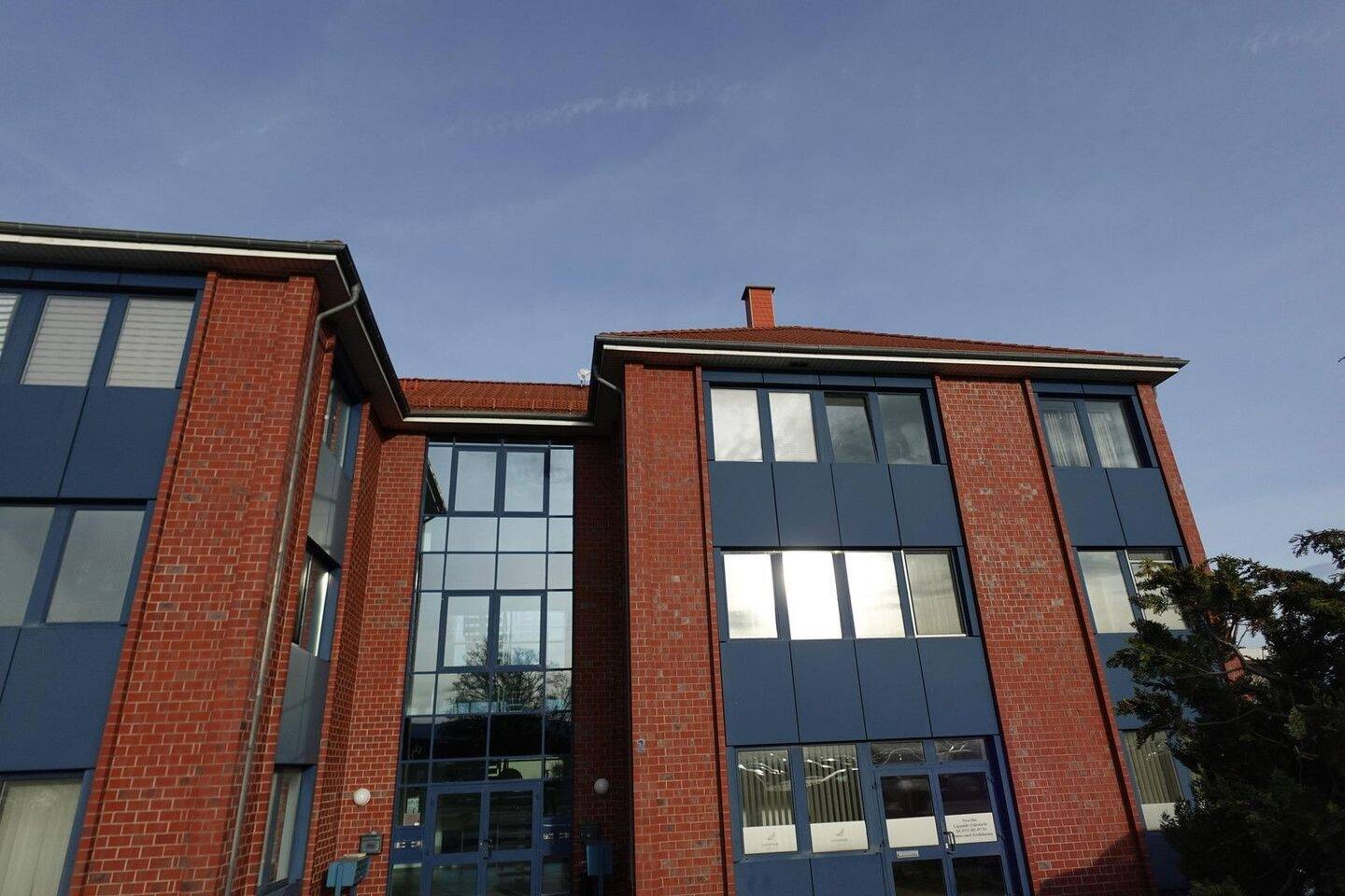 Thumbnail-Gewerbeeinheit in WR Ortsteil zu vermieten