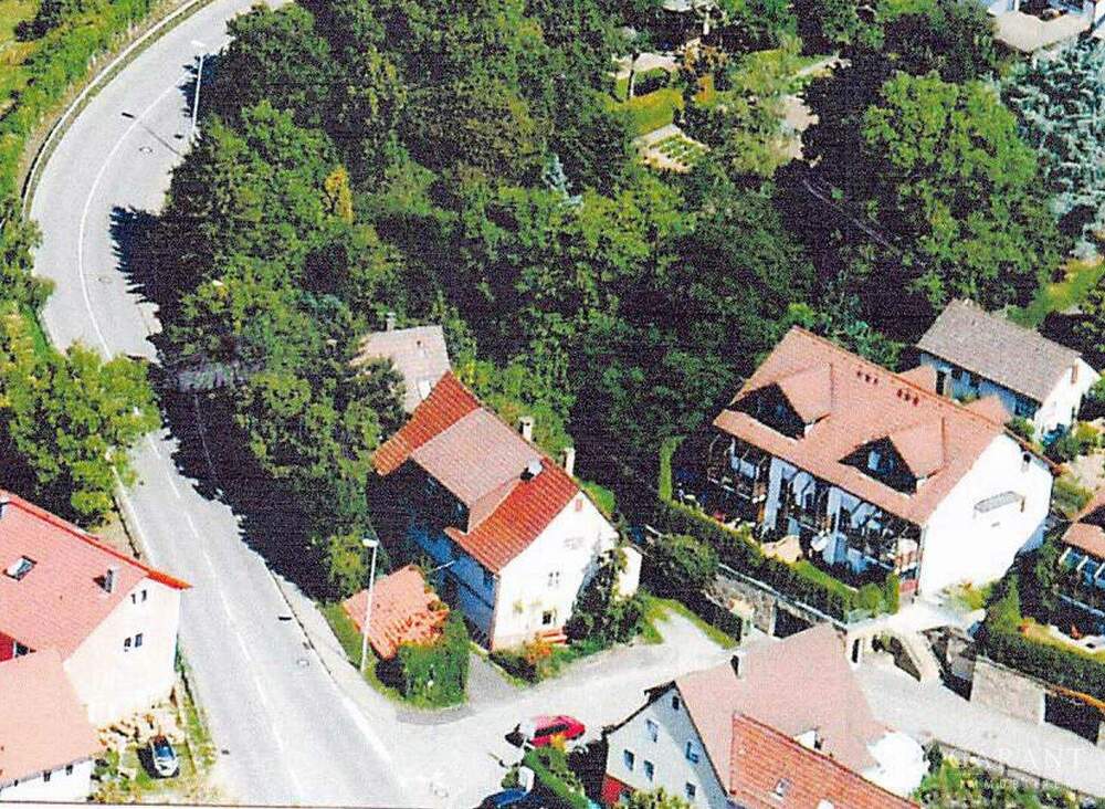 Thumbnail-Bauplatz mit zwei großen Gewölbekellern