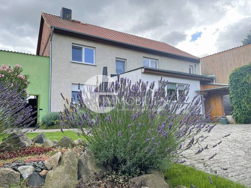 Thumbnail-Gepflegtes Zweifamilienhaus mit Nebengebäude im Raum Salzwedel