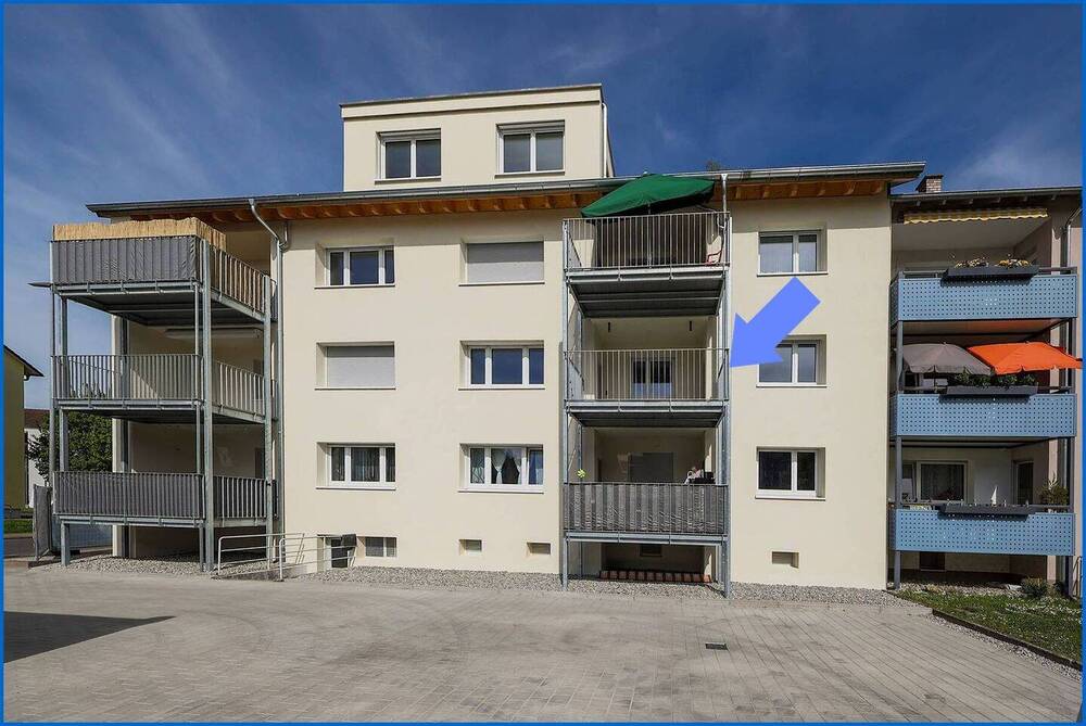 Thumbnail-Attraktive, schöne 4 Zimmer Wohnung mit Balkon im 1.OG in Radolfzell - bezugsfrei, KFW 55!