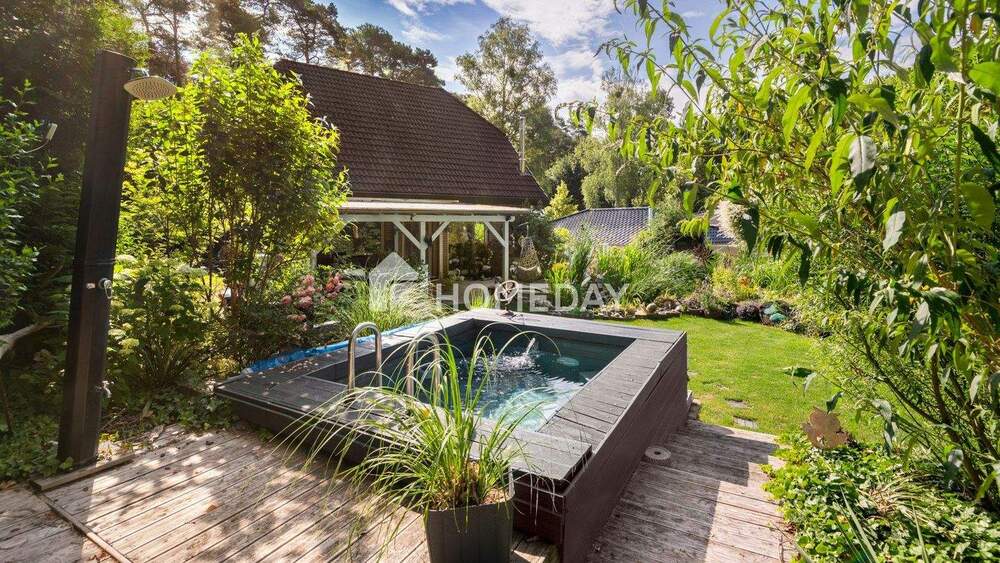 Thumbnail-Elegantes Zuhause mit Gartenparadies - 4 Zimmer, zwei Terrassen, Garten, Kamin, Pool und Carport