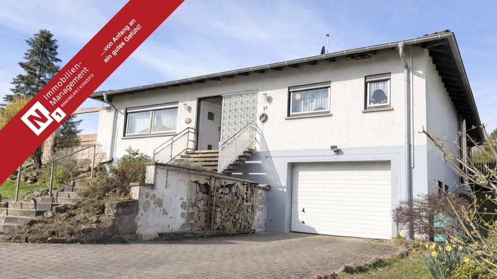 Thumbnail-Walmdachbungalow mit XXL-Grundstück
