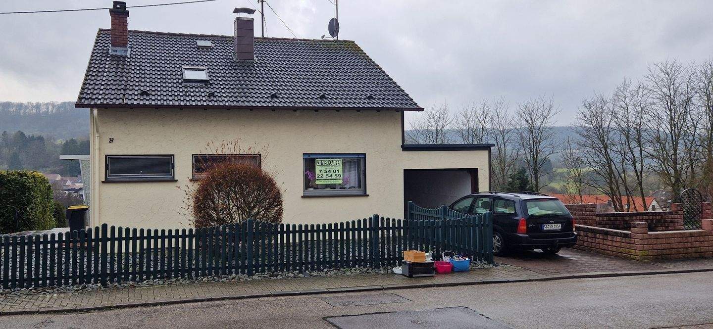 Thumbnail-Freistehendes 1-2 Fam.-Haus mit Garage und Garten in einer ruhigen Wohnlage in Eschringen